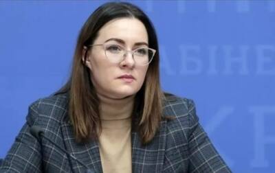 На запад Украины перевезли уже сотню компаний - министр