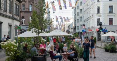 В Риге и в этом году действует упрощенный порядок обустройства парклетов, уличных кафе и мест торговли - rus.delfi.lv - Рига - Латвия