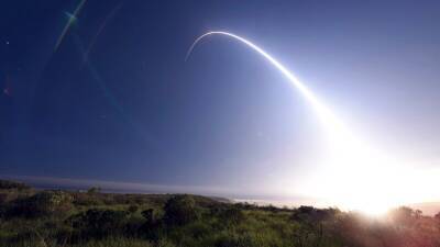США отложили испытания межконтинентальной баллистической ракеты