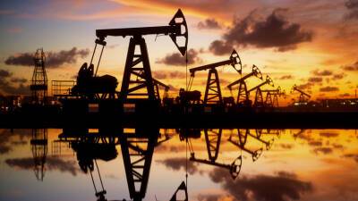 Цены на нефть Brent и WTI растут более чем на 5%