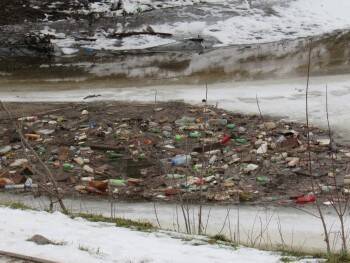 Весной в и без того грязных реках Вологды вновь окажутся химикаты?