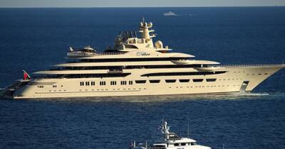 Власти Германии арестовали яхту российского миллиардера Алишера Усманова