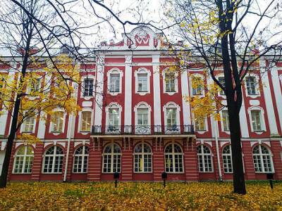 В Петербурге эвакуируют здания СПбГУ из-за угроз о минировании