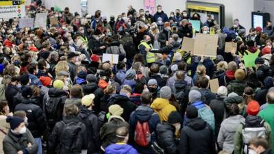 Тысячи украинских беженцев прибыли в Берлин: город готовиться принято более 20 000 человек