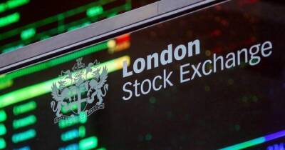 Лондонская фондовая биржа останавливает торги российских компаний и исключает их из индексов