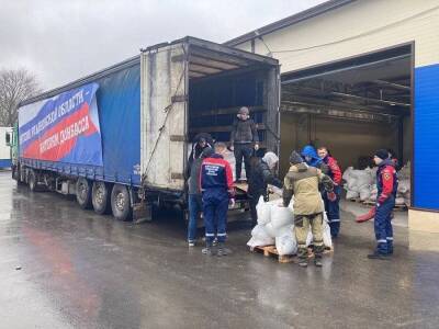 Ульяновские фуры с гуманитарной помощью для жителей Донбасса прибыли в Ростов-на-Дону