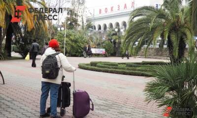 Закрытые аэропорты в Крыму не останавливают туристов