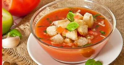 30 минут на кухне: итальянский томатный суп с сухариками