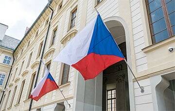 Чехия прекращает выдачу виз белорусам