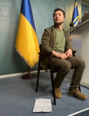 «Уставший» Зеленский на брифинге в Киеве потребовал встречи с Путиным