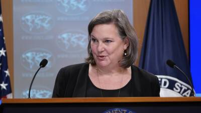 Виктория Нуланд: США считают важным сохранить работу посольств в Москве и Вашингтоне