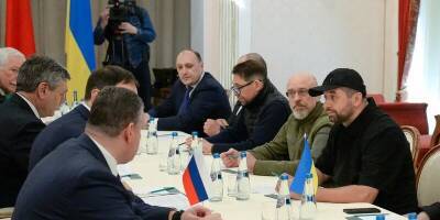 Россия и Украина договорились о формате гуманитарных коридоров