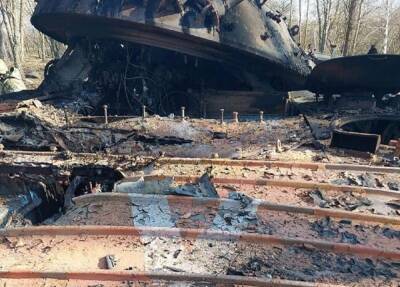 Сорвало башню от встречи: ВСУ показали, что осталось от танка оккупантов