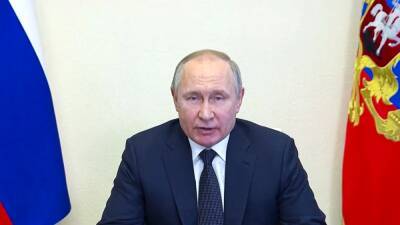Путин запретил органам власти использовать иностранное ПО