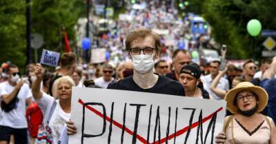 "Нет войне": как в России наказывают за пацифистские надписи