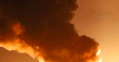 Взрывы в Днепре: две ракеты РФ попали в нефтебазу, жертв нет