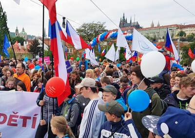 В Праге тысячи человек вышли на марш против абортов