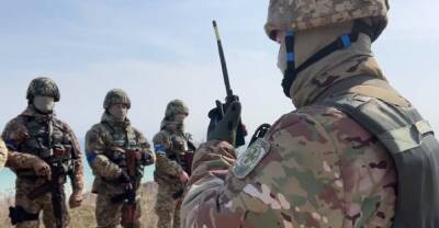 Украинские пограничники показали свое «биологическое оружие»: «Не обходится ни одно подразделение»