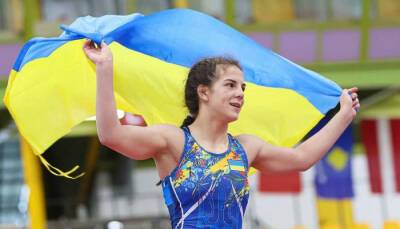 Украинка Хоменец завоевала серебро чемпионата Европы по борьбе, Белинская — бронзу