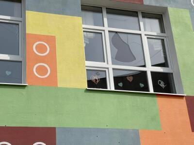 Под Харьковом обстреляли новую школу, которую открывал Зеленский (фото)