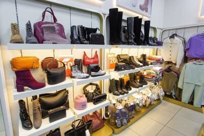 Новинки весенней обуви, трендовой одежды и аксессуаров прибыли в салон Vitacci в Чите