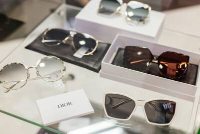 Большое поступление солнцезащитных очков от Dior, Hugo Boss, Invu прибыло в «Оптику 36»