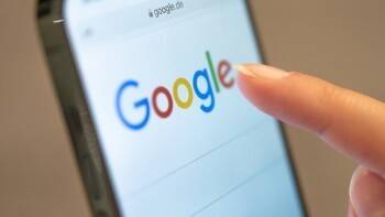 "Назло маме отморожу уши": Google приостановил продажу рекламы