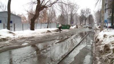 Тротуар на улице Шмидта превратился в полосу препятствий - penzainform.ru