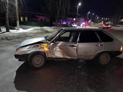 В Тверской области молодой водитель спровоцировал ДТП, в котором сам получил травмы
