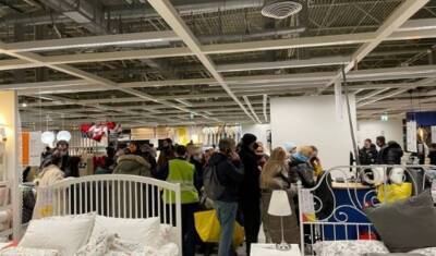 Потерянные дети и 50 тысяч в кармане: как прошел последний день работы IKEA в Уфе