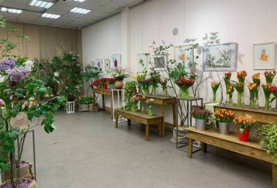 Флористы Петербурга и Ленобласти могут зарабатывать по 10 000 рублей в день в мартовские праздники