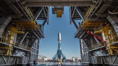 Рогозин сообщил о прекращении подготовки запусков спутников OneWeb