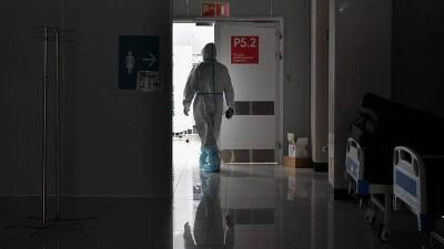 В России за сутки госпитализировали 9849 заболевших COVID-19