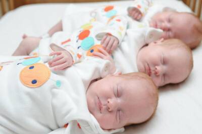 За два месяца 2022 года в Глазове смертность стабильно почти в три раза превышает рождаемость