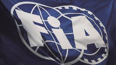 FIA предупредила страны, запрещающие участие российским гонщикам