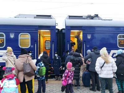 Укрзализныця назначила ряд дополнительных поездов с востока страны на запад