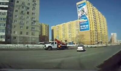 В Тюмени водитель Лады ездил по встречке на улице Монтажников