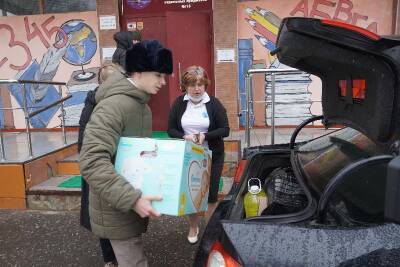 С открытым сердцем: воронежские школьники собрали детям из Донбасса гуманитарную помощь