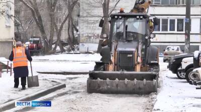Воронежские коммунальщики: снегоуборочная техника работает круглосуточно