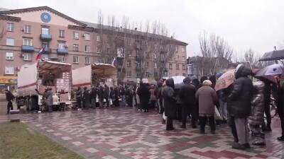 МВД Украины: Гумпомощь в Херсоне и Мелитополе получают «специально свезённые крымчане»