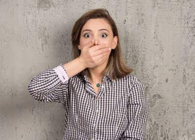 Лечим галитоз: причины запаха изо рта и быстрые способы их устранения