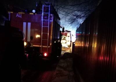 Возгорание в Борках тушат семь пожарных расчетов