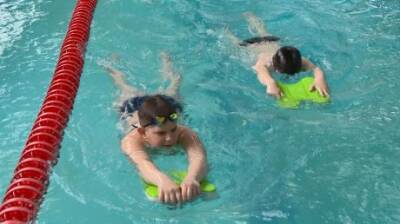 В Пензе дети из ДНР приступили к тренировкам в бассейне
