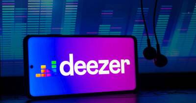 Музыкальный сервис Deezer заявил об уходе из России