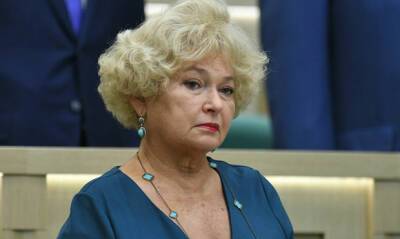 Сенатор Людмила Нарусова рассказала об участии солдат-срочников в спецоперации в Украине