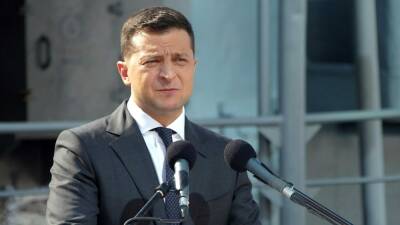 Зеленский заявил о сознательном решении НАТО не закрывать небо над Украиной