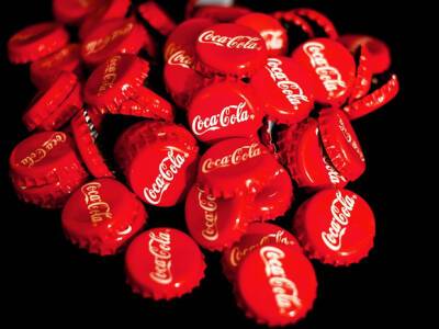 Украинские торговые сети разрывают связи с Coca-Cola из-за их сотрудничества с Россией