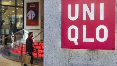 Uniqlo выделит Украине $10 млн и теплую одежду в качестве гумпомощи