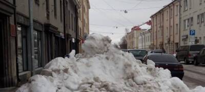Минимущества Карелии и коммунальщики наказаны за сброс снега с крыши