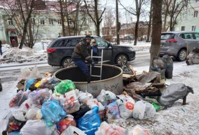 Вандалы подожгли модуль для сбора мусора в Кировске